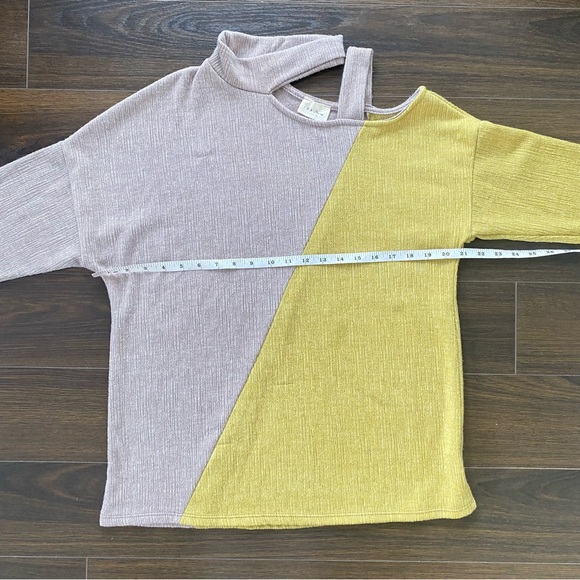 1.4.3 STORY BY LINE UP | cold shoulder sweater - Picture 7 of 9